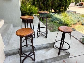 Set of 4 Industrial Adjustable Swivel Bar Stools