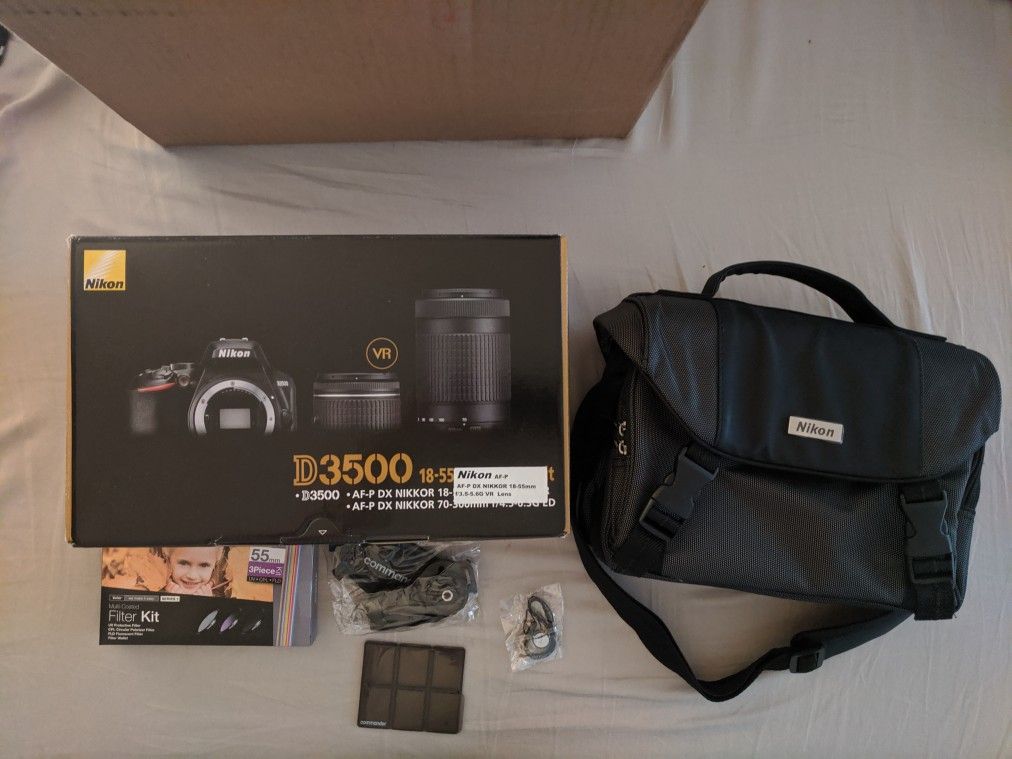 Nikon D3500 with extras and warranty