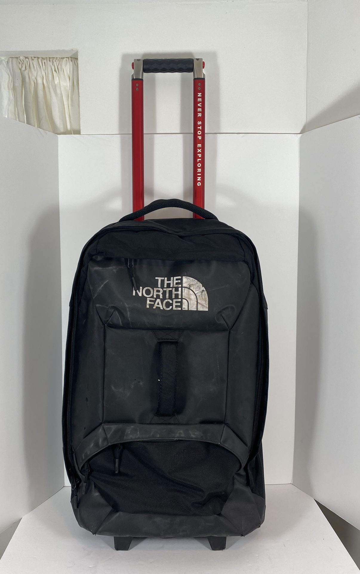 The North Face Accona 26" TNF Black Rolling Luggage Bag pre owned