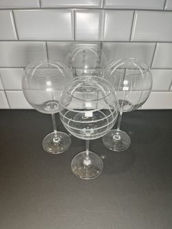 GORGEOUS Mikasa Etched Balloon Wine Glasses (4)