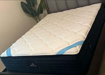 DreamCloud Hybrid Mattress Queen Bed 13“ (Mattress Only) Bedroom Furniture Comfy