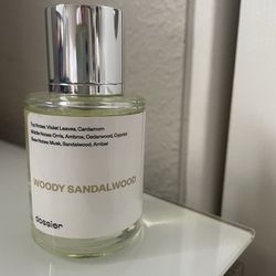 Dossier Woody Sandalwood Perfume 