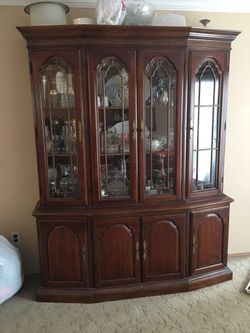 Vintage Bernhardt 4 door Breakfront Lighted China Cabinet
