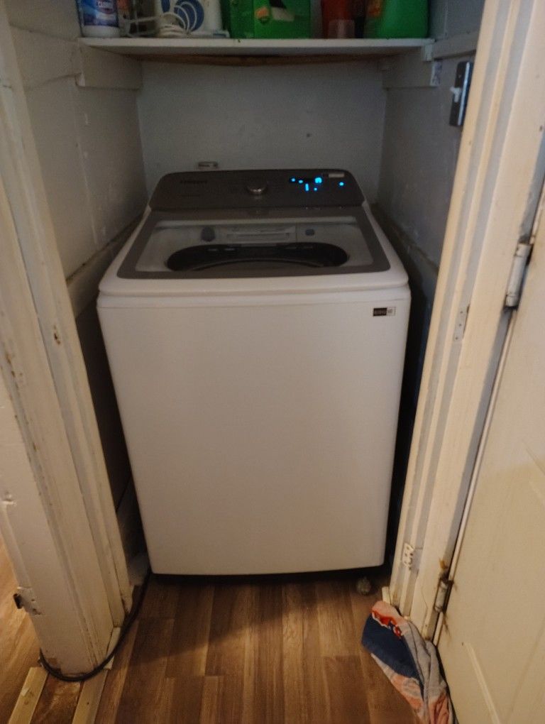 Samsung Washer And Dryer Set.