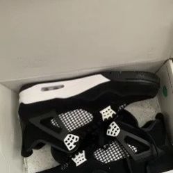 Jordan 4 White Thunder 