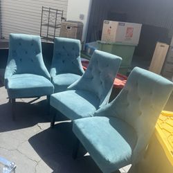 4 Dining Room Chairs 