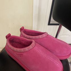 Hot Pink Uggs With White Stitching Size 5