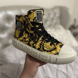 Authentic Versace “La Medusa” Sneakers | Yellow & Black | Size 42EU & 9.5US