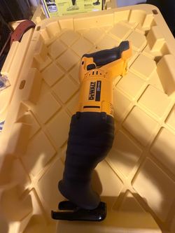 20 v saw dewalt