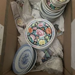 Vintage Chinese MILLE FLEUR Plates Bowl and Rice Plates and Bowl 