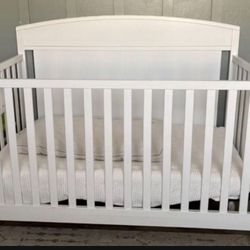 White Baby Crib And Mattress 