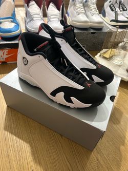 Air Jordan 14 Retro “Black Toe”