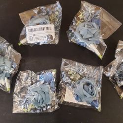 • NEW/SEALED Set of 6 Dusty Blue Artificial Rose Boutonnieres for Wedding/Prom