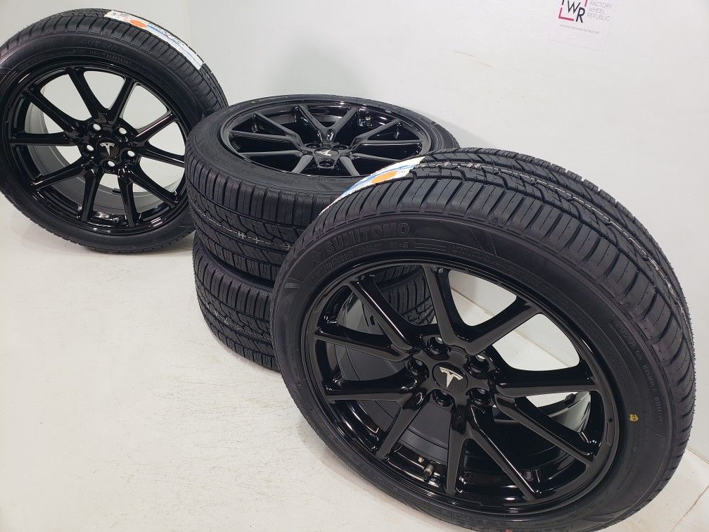 18” Tesla Model 3 Gloss black new wheels and tires