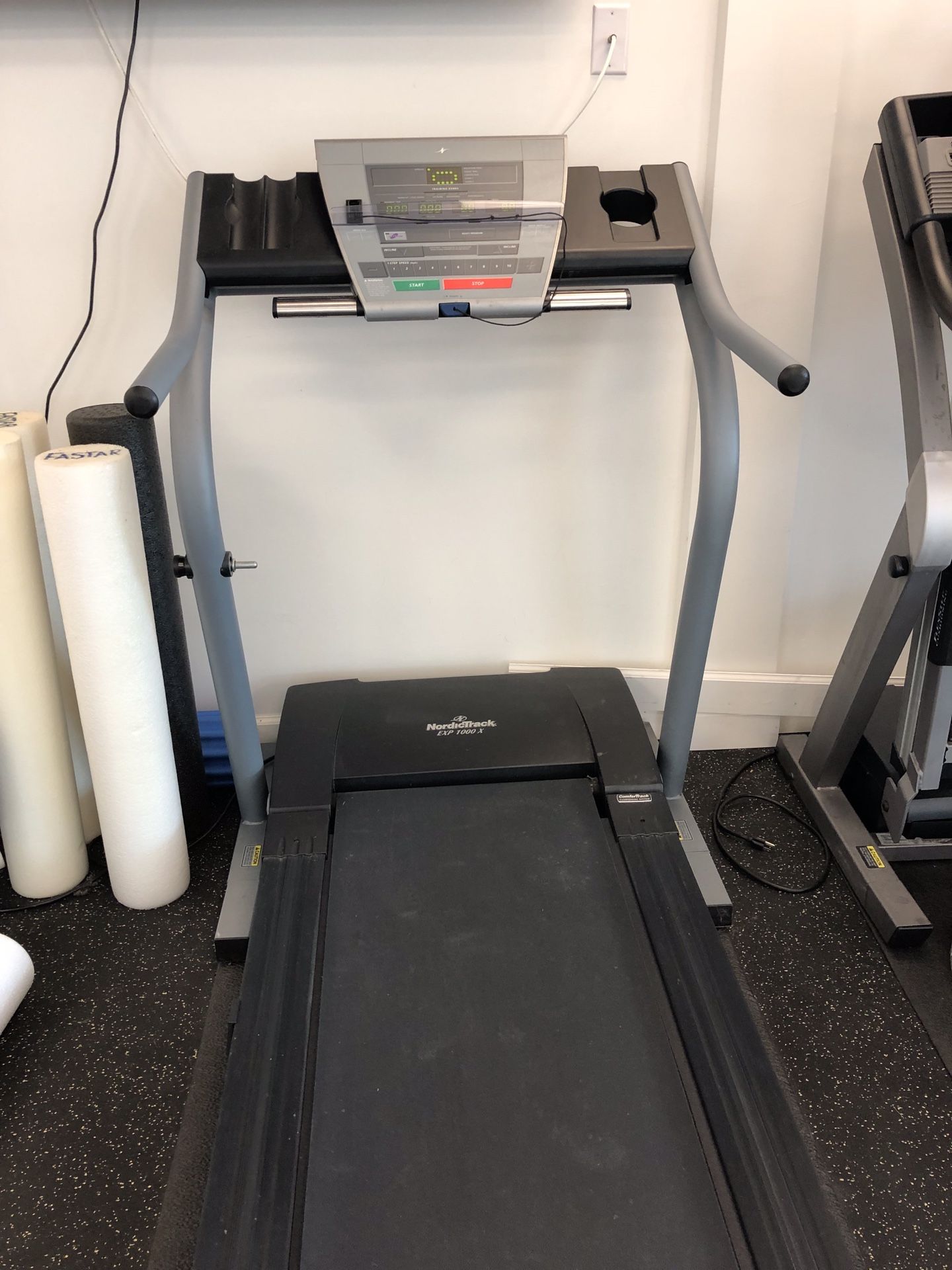 NordicTrack EXP 1000 X treadmill for Sale in Sarasota, FL OfferUp