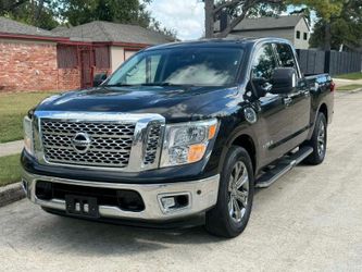 2017 Nissan TITAN