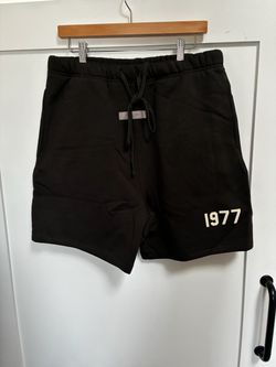 Fear of God Essentials 1977 Black Mens Athletic Shorts Size Medium Drawstring Pockets