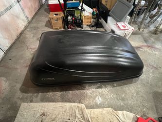 Cargo carrier with manual