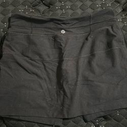 lululemon skirt with shorts built in 