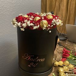 valentine Day Gift 🎁 baxes w/Flower and  chocolate 🍫  Any flower or color 🌷🌺🌻