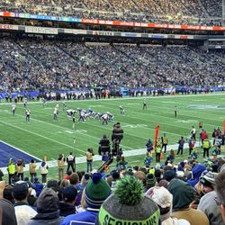 ( 2 Tickets ) Seahawks vs Colts 100 Level Field Seats