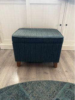 Small storage Ottoman