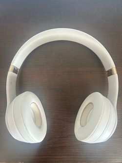 Beats Solo 4 Wireless Headphones White