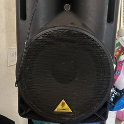 Behringer Speaker 