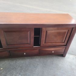 Tv Stand De 3 Conpartinentos Y 2 Puertas Coredisasen Exselent Condition