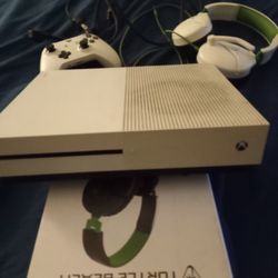 Xbox One S Brand New Controller And Headset