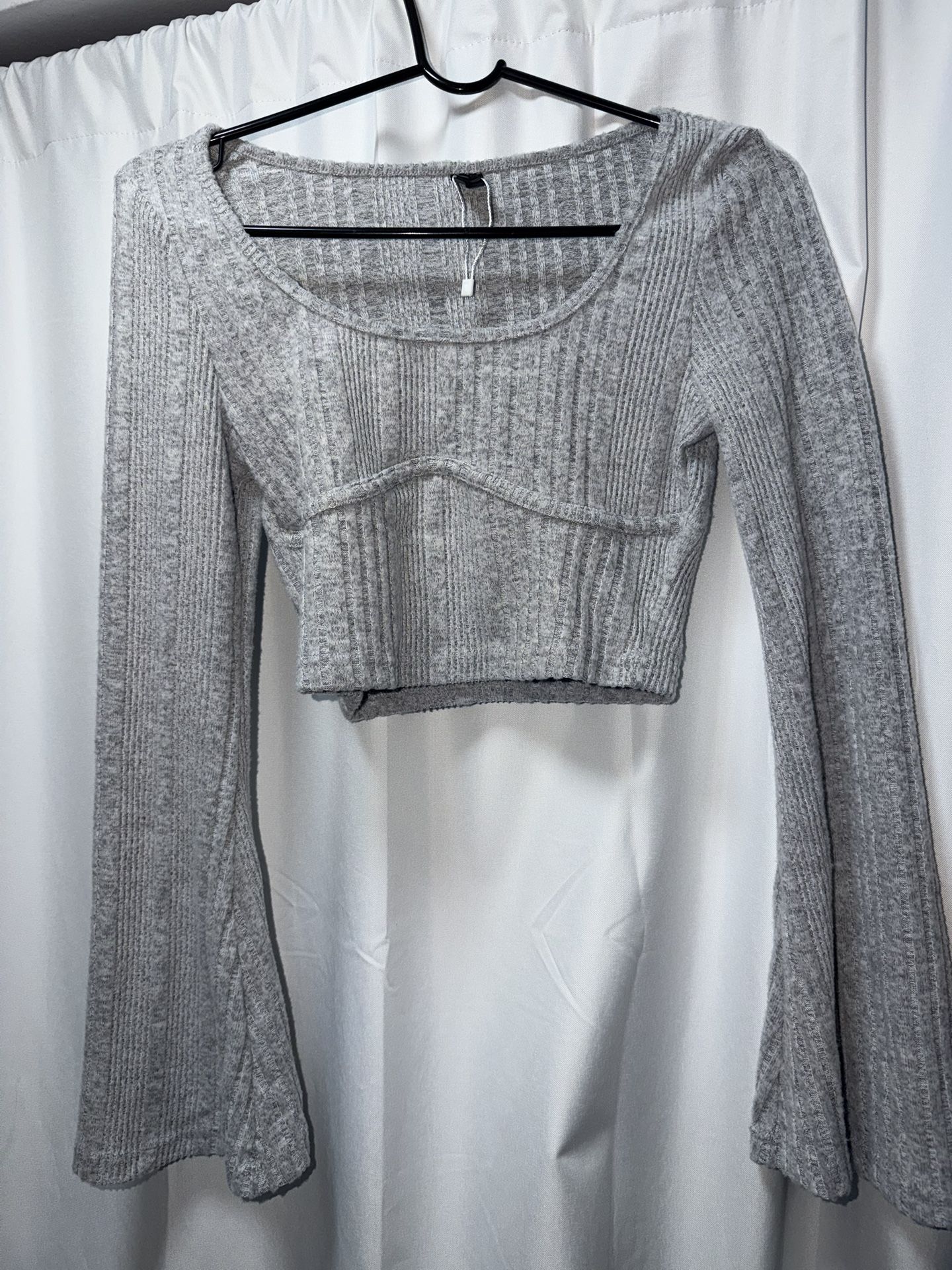 Grey Ribbed Flare Sleeve Crop Top // Sirencore Bell Sleeve