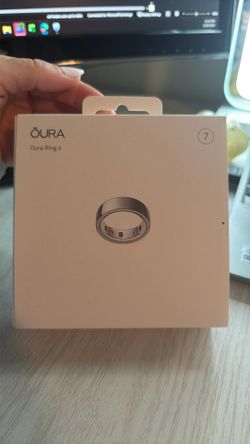 Brand New in box Oura Ring 4 -Silver -Size 7