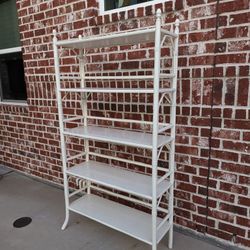 Vintage Off White Solid Faux Bamboo 4 Shelf Etageres Shelving Unit VERY HEAVY Excellent cond
Shelf Bookcase Storage

Pick up in Deer Park Texas 77536 