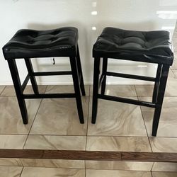 2 Bar Stools Like New 