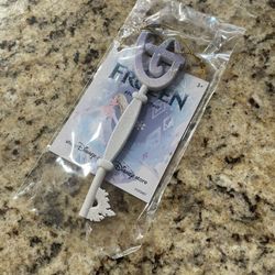 New Disney Frozen Ornament Key Collectible 