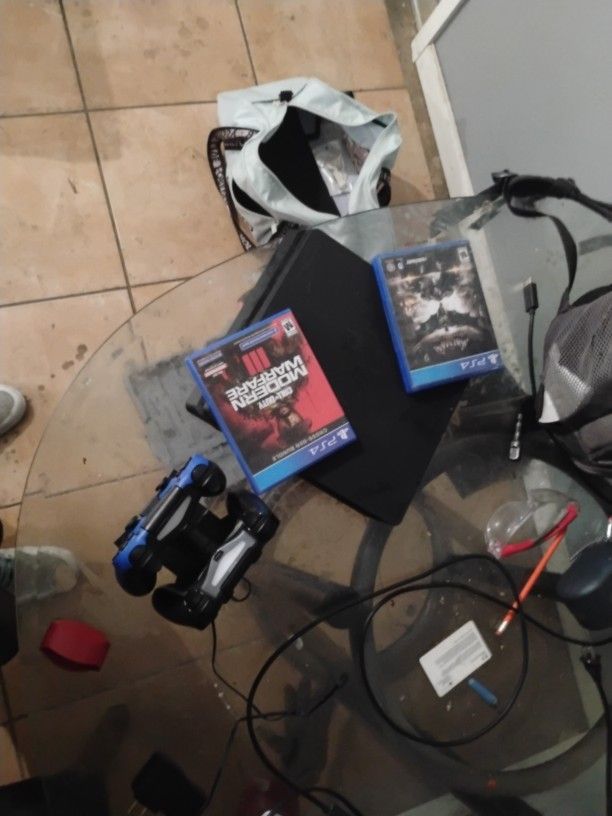 PS4 Duél Controller Charger Two Games