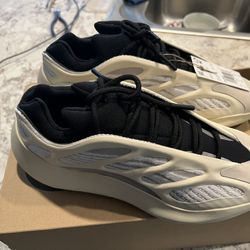 Yeezy 700 V3 Azael