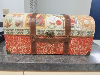 Vintage Christmas Decorative Storage Trunk Chest with Handle – Holiday Keepsake Box
