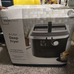 Mainstays 4L Electric Deep Fryer, Matte Black, Stainless Lid, 1800W
CONDITION: