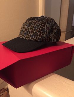 New authentic Carolina Herrera Baseball Cap comes with box