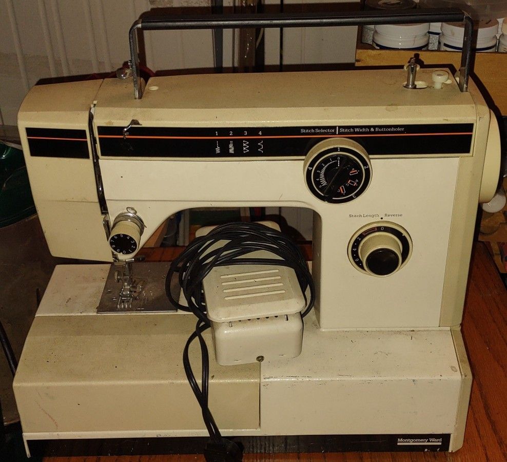 Montgomery Ward Vintage sewing machine model number UHT J 1914