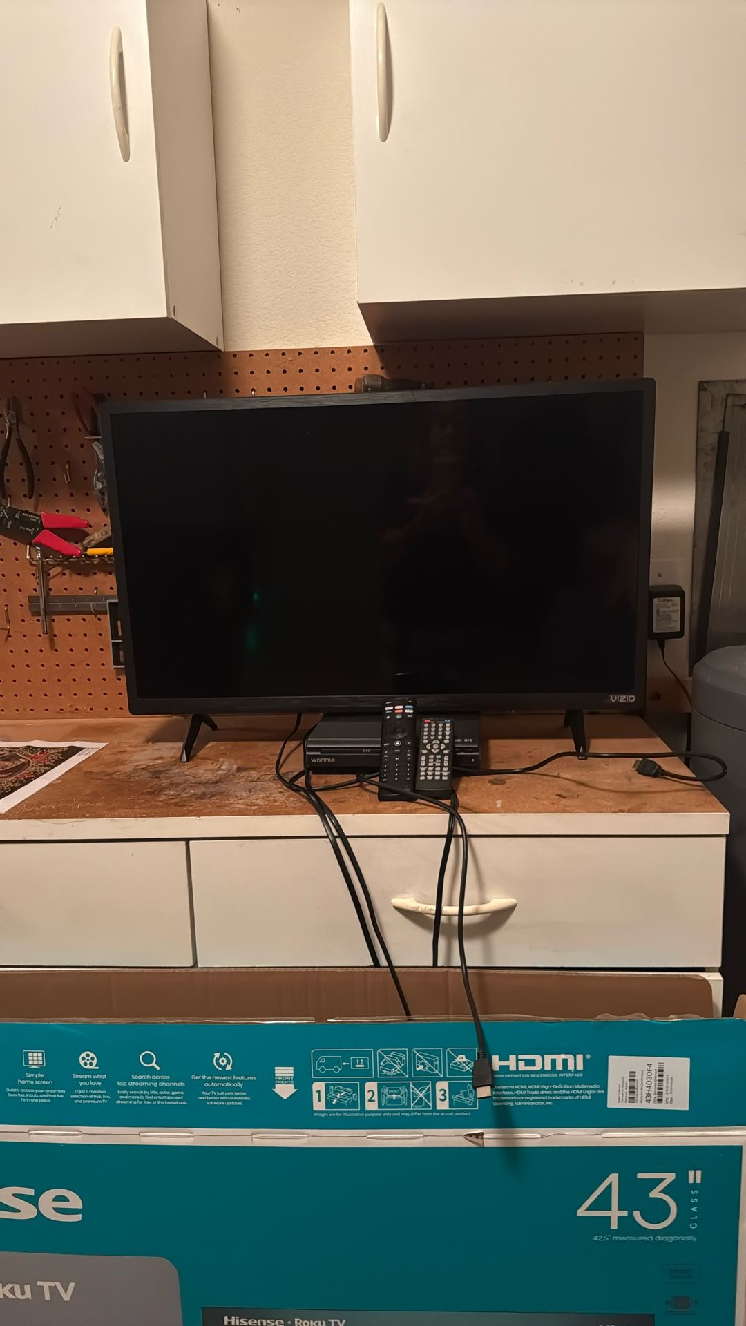 Vizio 37” HDTV with Wonnie DVD Player 