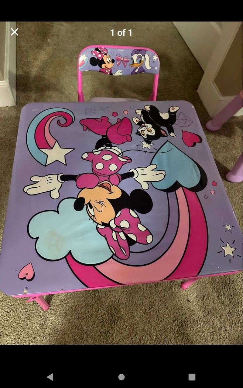 Minnie Mouse Table With One Chair