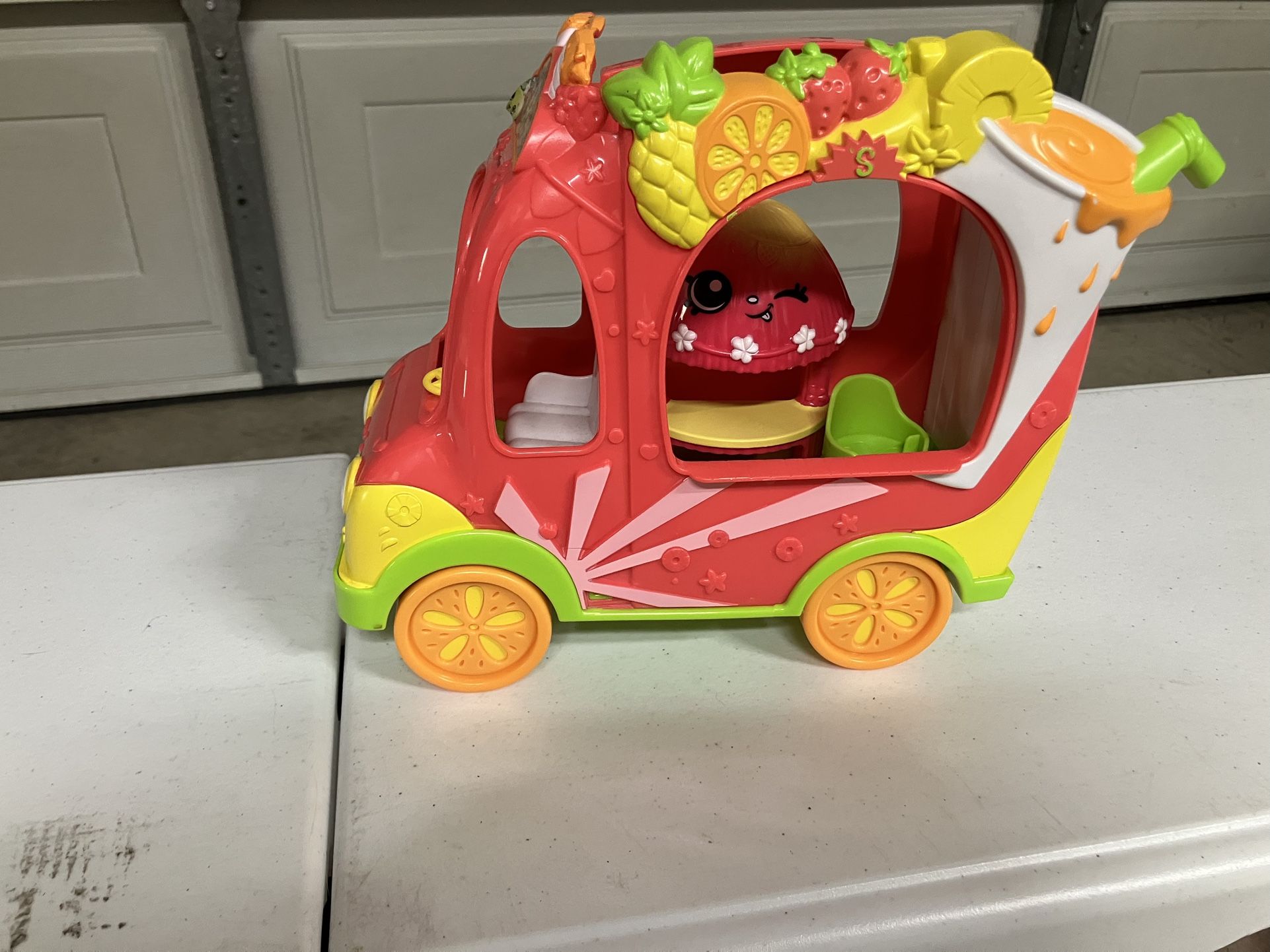 Shopkin Fruit Truck