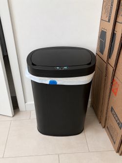 Black Touchless Sensor Trash Can
