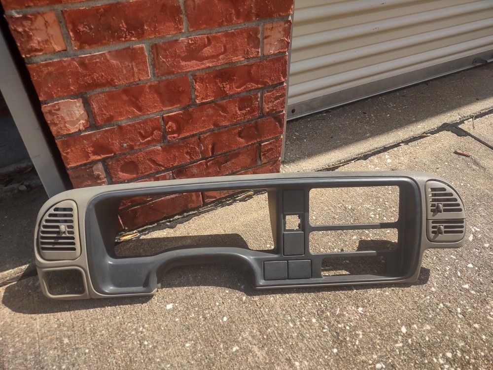 95-98 Chevy Silverado/Tahoe / Suburban RADIO BEZEL*BEIGE*