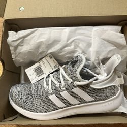 Adidas Women’s Running Shoe. Size 7