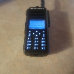 Xpr7550e Vhf Programmed Has 3 Batteries Asking 400 Not A Cheap Radio