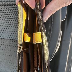 Adele Logo Smartphone Wallet