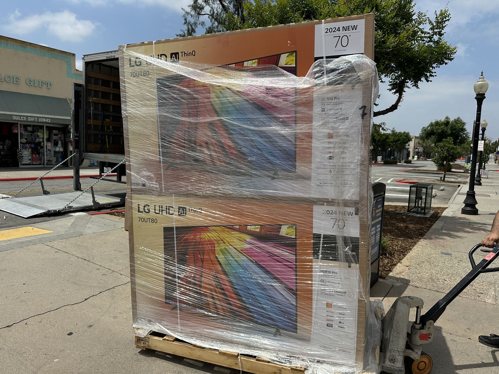 70” LG UT80 4K UHD Smart Tv 